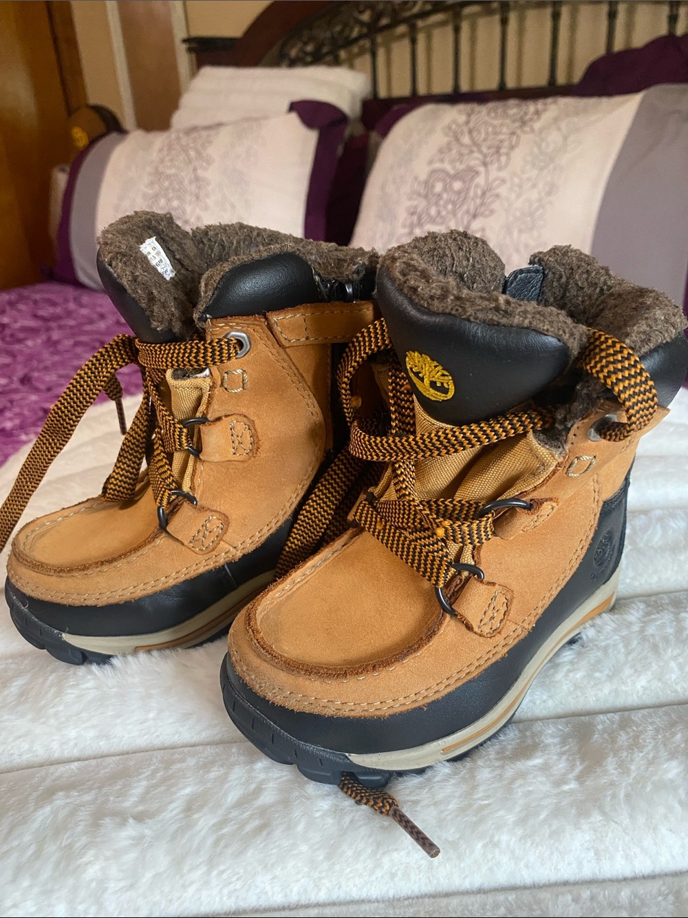 Timberland Kids Tan and Black Faux-Fur Lined Lace-Up Boots